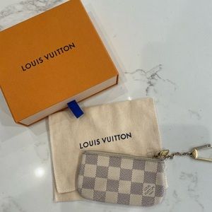 AUTHENTIC LOUIS VUITTON KEY POUCH